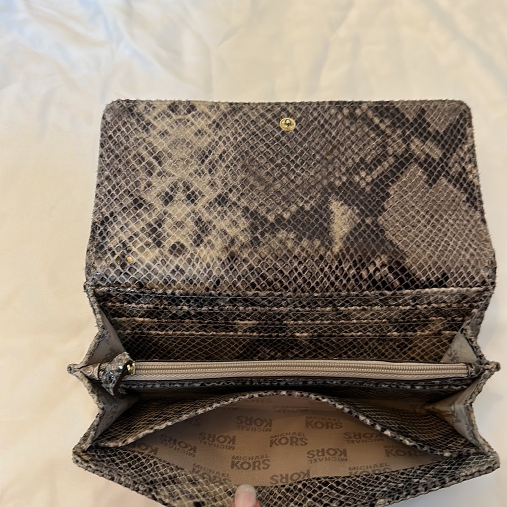 Michael Kors Python wallet - Picture 2 of 3